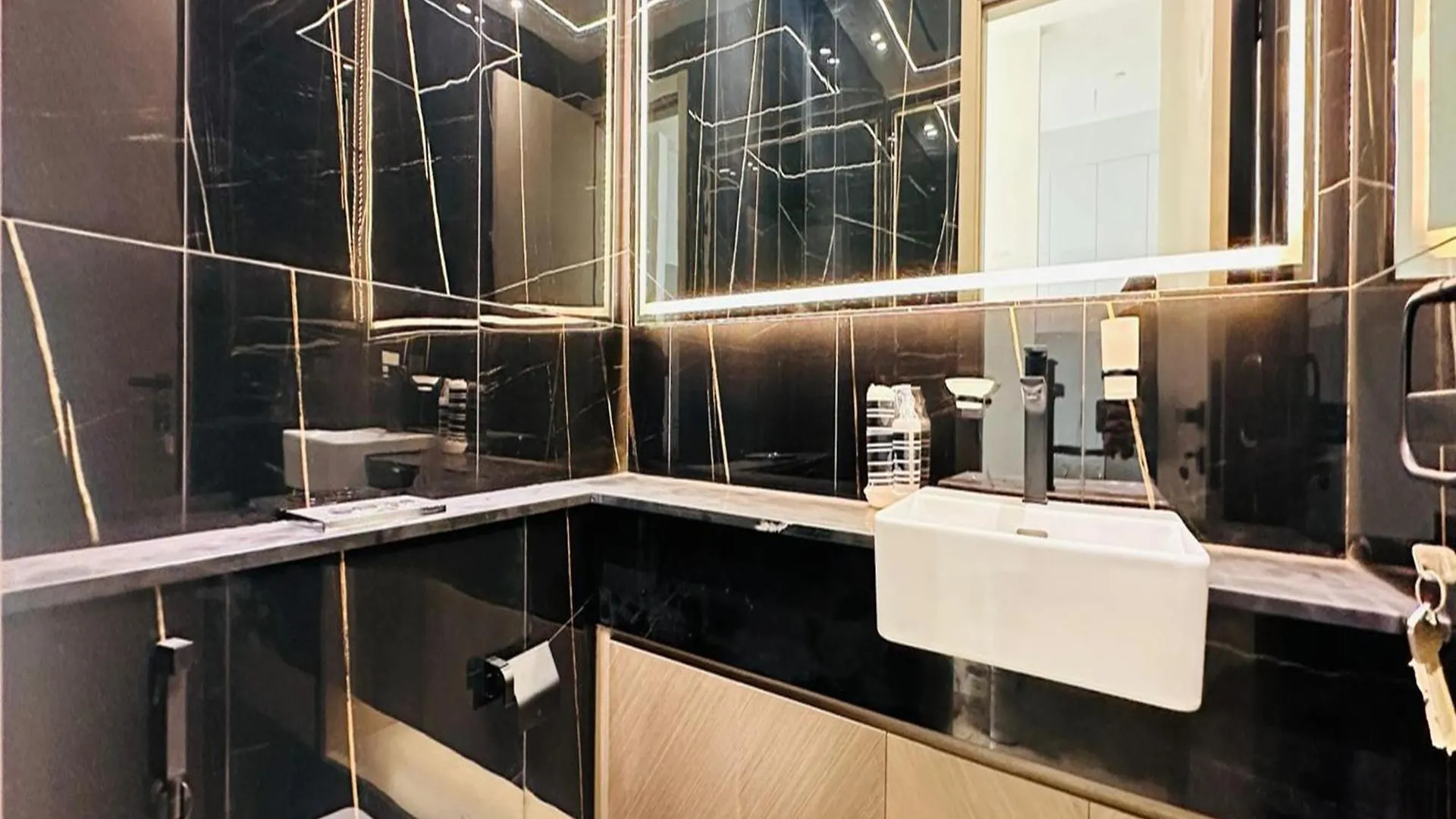 Luxurious Belvilla 1Br Jvc With Pool, Gym & Bbq Access Dubai Apartment